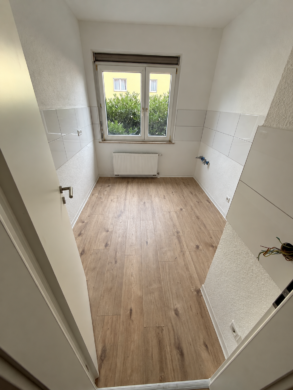 sanierte Wohnung mit guter Anbindung in zentraler Lage - Küche