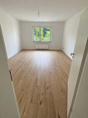 sanierte Wohnung mit guter Anbindung in zentraler Lage - Schlafzimmer 2