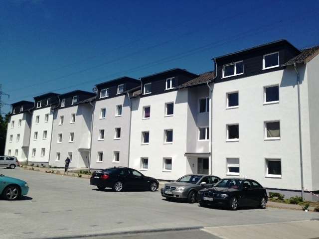 Schöne 3-ZKDB-Wohnung mit Balkon - Außenansicht a