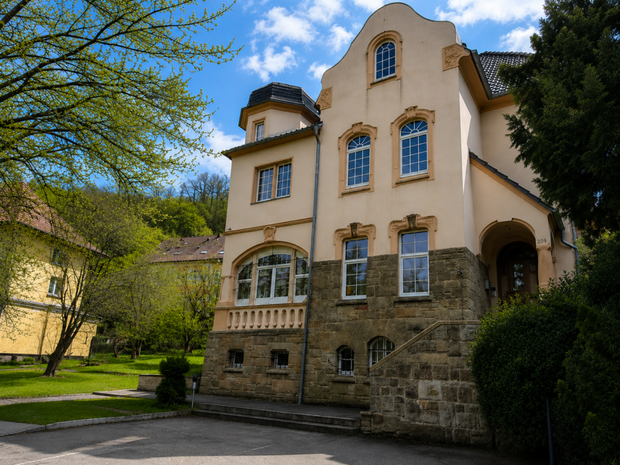 Charmante Jugendstil-Stadtvilla mit drei Einheiten, 58119 Hagen, Mehrfamilienhaus