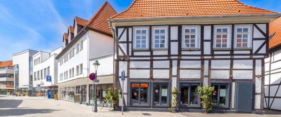 Großzügige Wohnung mit Balkon- auch für eine WG geeignet- zentral in der Altstadt von Soest! - Haus- fassade