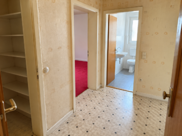 Wohnung mit guter Anbindung in zentraler Lage - Flur