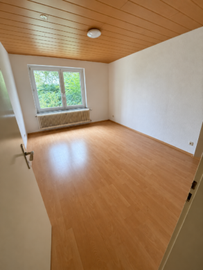 Wohnung mit guter Anbindung in zentraler Lage - Wohnzimmer