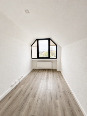 helle 5-Zimmer-Wohnung in Lippstadt (auch WG geeignet) - Arbeitszimmer