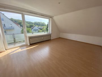 2-ZKDB-Wohnung mit Balkon und Garten in sehr guter Wohnlage - Wohnzimmer