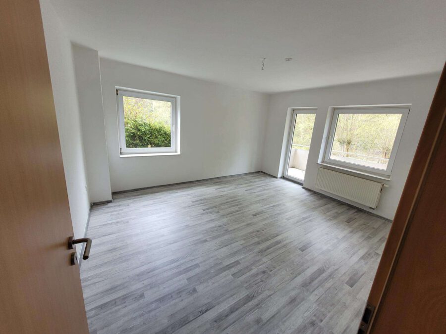 3 ZKDB mit Loggia im Grünen und doch Zentral, 58513 Lüdenscheid, Erdgeschosswohnung