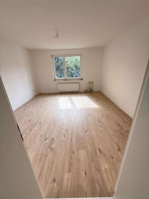 Sanierte Wohnung mit guter Anbindung in zentraler Lage - Schlafzimer 2