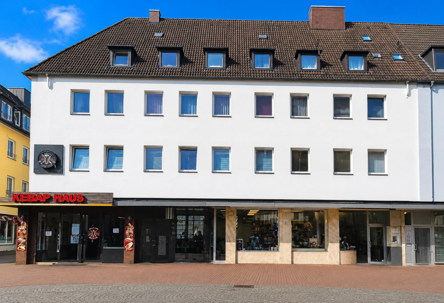 Helle 2-ZKDB-Wohnung in zentraler Lage - Hausansicht