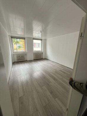 Helle 2-ZKDB-Wohnung in zentraler Lage - Schlafzimmer